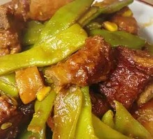 Stewed Pork Ribs with Potatoes and Green Beans
