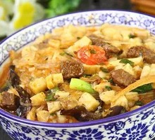 Raw Meat Stir-Fry with Flatbread