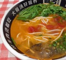 Red Sour Soup Beef Bone Noodle Soup