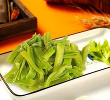 Stir-fried Rice Noodles with Water Spinach