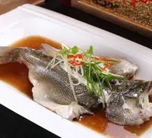 双味蒸鲈鱼