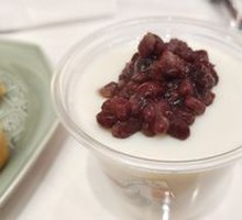 Glutinous Red Bean Double-Yolk Custard