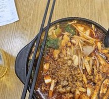 Clam and Rice Noodle Pot