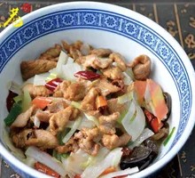 Lotus Root Stir-Fried with Pork and Noodles