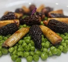 Scallion-braised Morel Mushroom