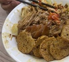 Pork Trotter and Meat Roll Rice