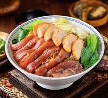 Pig Trotter and Egg Roll Combination Rice