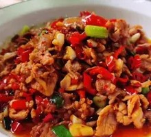 Stir-Fried Pork with Crushed Red Peppers
