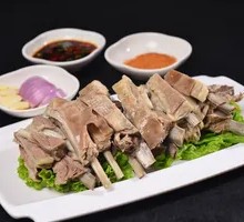 Hand-grabbed Lamb Ribs