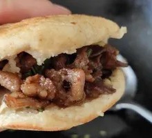Grilled Beef Sandwich in Flatbread