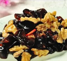 Almond and Wood Ear Mushroom Salad