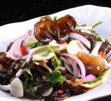 Onion and Wood Ear Mushroom