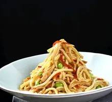 Bamboo shoot stir-fried with pork strips