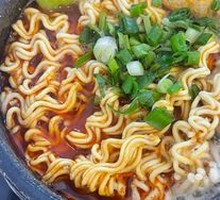 Hot Pot Instant Noodles
