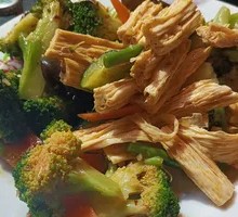 Cold-Mixed Bamboo Shoots and Cauliflower