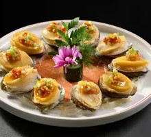 Steamed Fresh Abalone with Garlic and Vermicelli