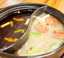 Sour Cabbage Three-Fresh Hot Pot