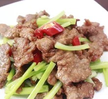 Stir-Fried Beef with Yellow Onion