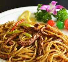 Black Pepper Beef Stir-Fried Noodles