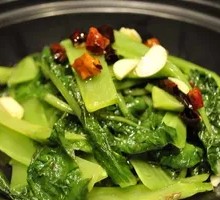 Stir-Fried Fresh Lettuce Tips