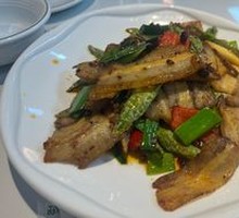 Stir-fried Pork with Garlic Shoots