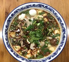 Gong's Secret-Recipe Huoluo Head Steamed Bun Soup