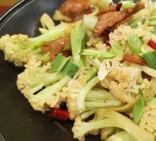 Spicy Stir-Fried Organic Cauliflower