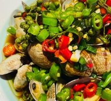 Spicy Stir-Fried Clams