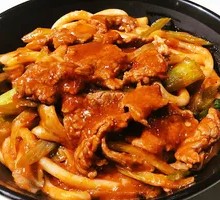 Soy Sauce Beef Stir-Fried Rice Noodles