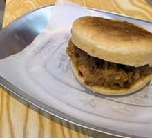 Steamed Pork in Flatbread