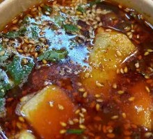 Small Fried Dough with Meat Sauce Spicy Rice Noodles