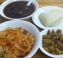 Crispy Pork with Hand-Rolled Noodles