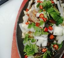 Sautéed Crucian Carp on Iron Plate