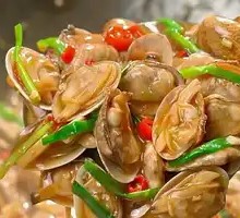 Spicy Stir-Fried Clams