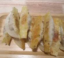 Classic Beef and Chives Dumplings
