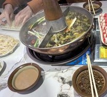 Secret-Recipe Sour Cabbage Three-Fresh Hot Pot