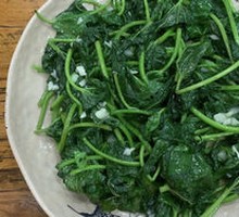 Stir-Fried Sweet Potato Leaves with Garlic