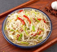 Sour and Spicy Stir-Fried Bean Sprouts