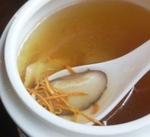 Slow-cooked nutritious soup