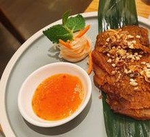 Charcoal Grilled Pig Neck with Lemon