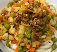 肉臊子干拌面