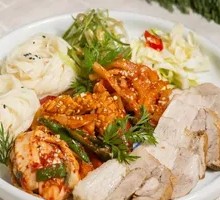 Korean-style Beef Rolls vs Vinegar Sauce Squid