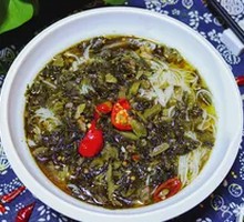 Sour Cabbage and Pork Noodles