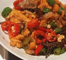Oil-fried Chicken Mushroom with Chili and Sterile Eggs