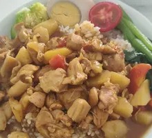 咖喱鸡块饭