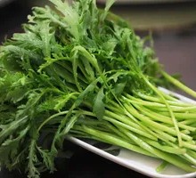 Chinese chrysanthemum greens