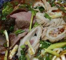 Golden Double-Head Steamed Bread Noodle Soup
