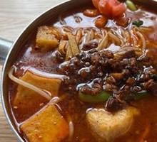 Spicy Pork Sauce Rice Noodles