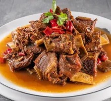 Sauce-Flavored Beef Ribs