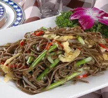 Stir-Fried He Luo Noodles